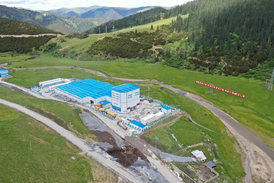 “站”立高原！德赢vwin搅拌站助力川藏线建设！