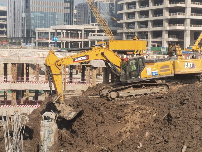 品质+节油+高效！德赢vwinXE335GK助建亚洲最大地下空间